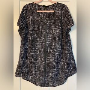 Lane Bryant Low High Short Sleeve Shirt